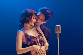 Bảo Anh tình tứ bên trai trẻ sau 2 năm 'Lười yêu'