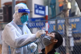 Ngày 4/12: Ghi nhận 13.998 ca nhiễm mới COVID-19, 8.402 ca cộng đồng