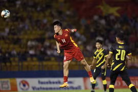 Đại chiến U.19 Việt Nam và U.19 Thái Lan: Thầy trò HLV Đinh Thế Nam chọn ai?