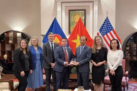 FBI trao trả hiện vật, cổ vật văn hóa cho Đại sứ quán Việt Nam tại Mỹ