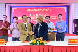 Ký quy chế phối hợp giữa Ban Tuyên Giáo, Nội Chính, Ngân hàng Nhà nước trong phòng-chống tham nhũng, tiêu cực