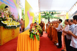 Tuyên truyền, vận động "Tăng ni, phật tử tham gia bảo đảm trật tự, an toàn giao thông"