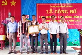 Làng Groi đạt chuẩn nông thôn mới