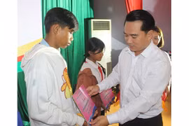 Tổ chức chương trình "Thắp sáng ước mơ thiếu nhi Gia Lai" tại huyện Đức Cơ