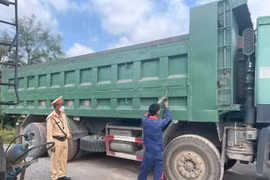 Xử lý trên 21 ngàn trường hợp cơi nới thùng xe, chở hàng quá tải, quá khổ