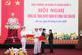 Quân đoàn 3: 30 cán bộ được thăng quân hàm và nâng lương