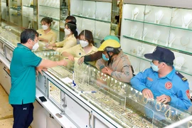 Hôm nay 4-8, giá vàng trong nước giảm mạnh