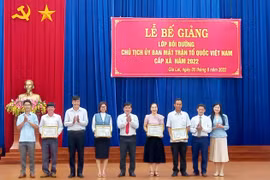 Bế giảng lớp bồi dưỡng chức danh Chủ tịch Ủy ban MTTQ Việt Nam cấp xã năm 2022