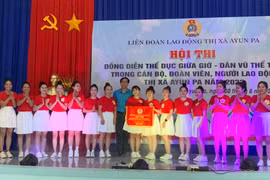Cụm thi đua số 6 giành giải nhất Hội thi đồng diễn thị xã Ayun Pa năm 2022