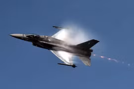 Cựu TT Ukraine tuyên bố Kiev cần có ngay chiến đấu cơ F-16 để kết thúc chiến tranh trước thời điểm này