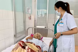 Sốt xuất huyết tăng nhanh, tập trung thu dung, điều trị bệnh nhân