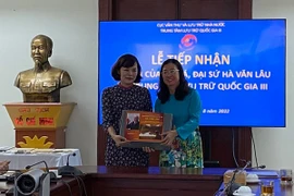 Trung tâm Lưu trữ Quốc gia III tiếp nhận tài liệu của Đại tá, nhà ngoại giao Hà Văn Lâu