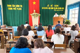 Pleiku: 39 học viên hoàn thành lớp sơ cấp lý luận chính trị