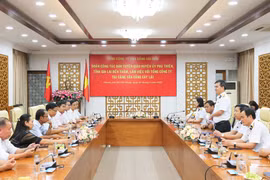 Ban Tuyên giáo Huyện ủy Phú Thiện tìm hiểu phát triển kinh tế tại Tổng Công ty Tân Cảng Sài Gòn