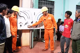 Tuyên truyền về sử dụng điện an toàn và tiết kiệm cho người dân xã Hà Ra