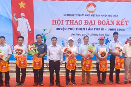 Các vận động viên xã Ia Yeng giành giải nhất toàn đoàn