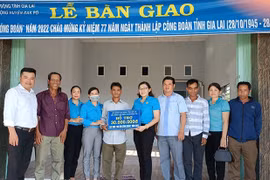 Đak Pơ: Bàn giao nhà "Mái ấm công đoàn"