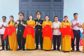 Trung đoàn Kinh tế-Quốc phòng 710 bàn giao "Nhà đồng đội"