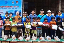 Đak Pơ tổ chức chương trình "Cùng em đến trường"