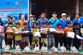 Đak Pơ tổ chức chương trình "Cùng em đến trường"