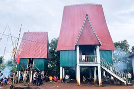 "Đóng khung" bản sắc