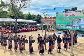 Chiêng vang hội làng