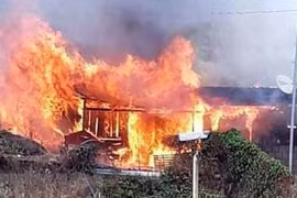 Lâm Đồng: Hỏa hoạn thiêu rụi căn nhà trong khu đông dân cư