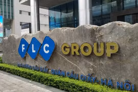 Xem xét đình chỉ giao dịch đối với cổ phiếu FLC và HAI