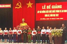 Gia Lai: 18 cán bộ hoàn thành chương trình bồi dưỡng kiến thức quốc phòng và an ninh đối tượng 2