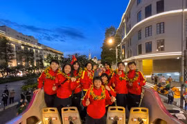 Nóng: Huỳnh Như cùng bóng đá nữ TP. Hồ Chí Minh nhận thưởng, tài trợ hơn 11 tỉ đồng