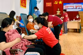 "Giọt hồng Blouse trắng": Thiết thực, nhân văn