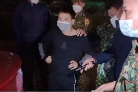 Tạm giữ lô thuốc có chữ nước ngoài, được cho là thuốc điều trị Covid-19