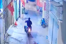 Truy tìm người đàn ông chạy xe máy cầm dao… 'chém dạo' ở Vũng Tàu