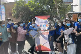 Hoa hậu H'Hen Niê được tuyên dương công dân trẻ tiêu biểu