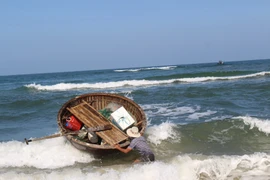 Làng chài nghèo mưu sinh: Không chỗ... 'treo hồn'