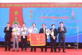 Công ty TNHH một thành viên Cao su Chư Prông long trọng kỷ niệm 45 năm ngày thành lập