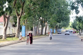 Người dân Đắk Nông đập nhà, hiến "đất vàng"… xây dựng đô thị