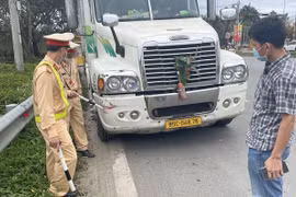 Dấu vết ở đầu chiếc xe BKS 85C - 048.76 tố cáo kẻ phạm tội