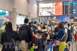 Ngày 4 Tết: Sân bay Nội Bài, Tân Sơn Nhất đón hơn 145.000 khách