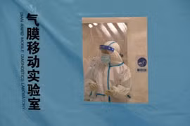 Trung Quốc phong tỏa thành phố 3,5 triệu dân gần biên giới Việt Nam