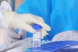 Ngày 9/2: Ca COVID-19 tiếp tục tăng vọt, lên đến 23.956 trường hợp