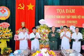 15 tập thể, cá nhân thuộc Bệnh viện Quân y 15 được khen thưởng trong phòng-chống dịch