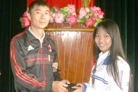 Nữ sinh Phạm Thị Bích Hòa: Nhặt được của rơi trả lại người mất