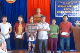 Hỗ trợ 241 triệu đồng cho tiểu thương bị thiệt hại trong vụ cháy chợ Kông Chro