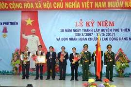 Phú Thiện: Kỷ niệm 10 năm thành lập và đón nhận Huân chương Lao động hạng nhì