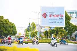 Quy hoạch quảng cáo ngoài trời: Chấn chỉnh tình trạng "loạn" quảng cáo