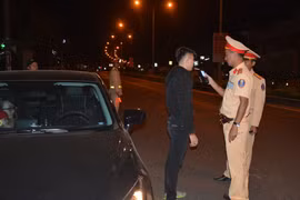 Xử phạt "ma men" trên đường