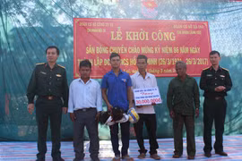 Khởi công xây dựng sân bóng chuyền cho thanh niên biên giới