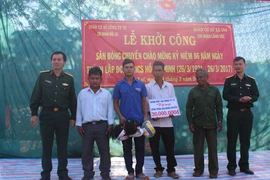 Khởi công xây dựng sân bóng chuyền cho thanh niên biên giới