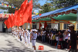 Nuôi mầm xanh trên vùng đất khó